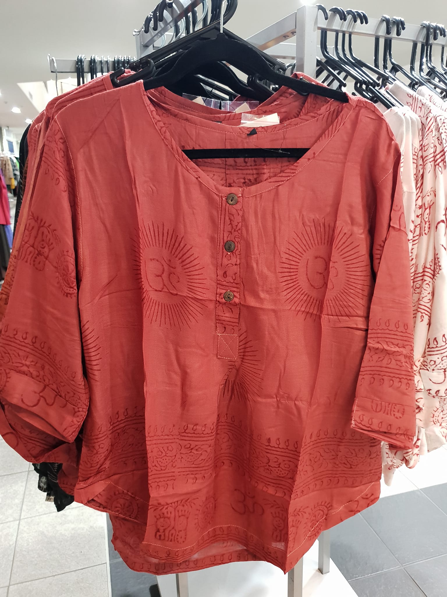 Om print T-shirt